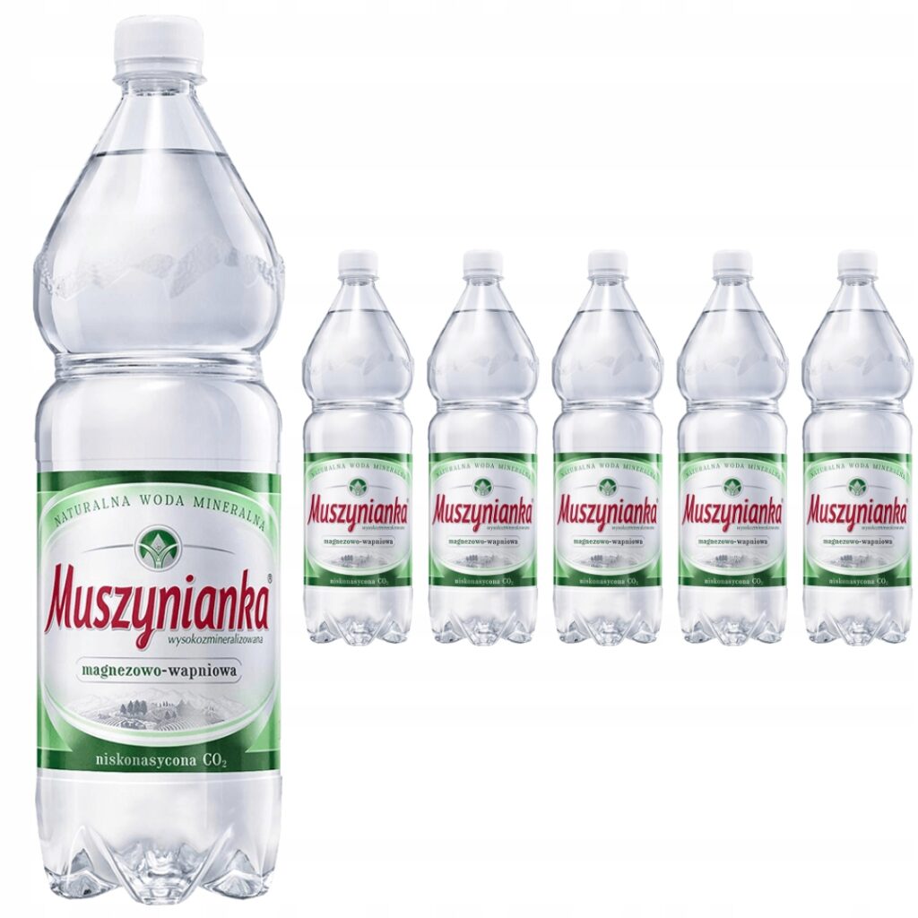 Zgrzewka butelek naturalnej wody mineralnej Muszynianka 1.5L