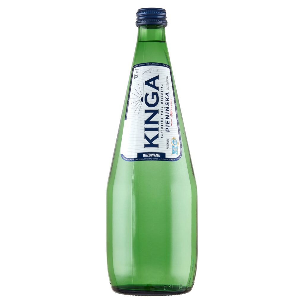Zestaw sześciu szklanych butelek naturalnej wody mineralnej gazowanej Kinga Pienińska 700 ml